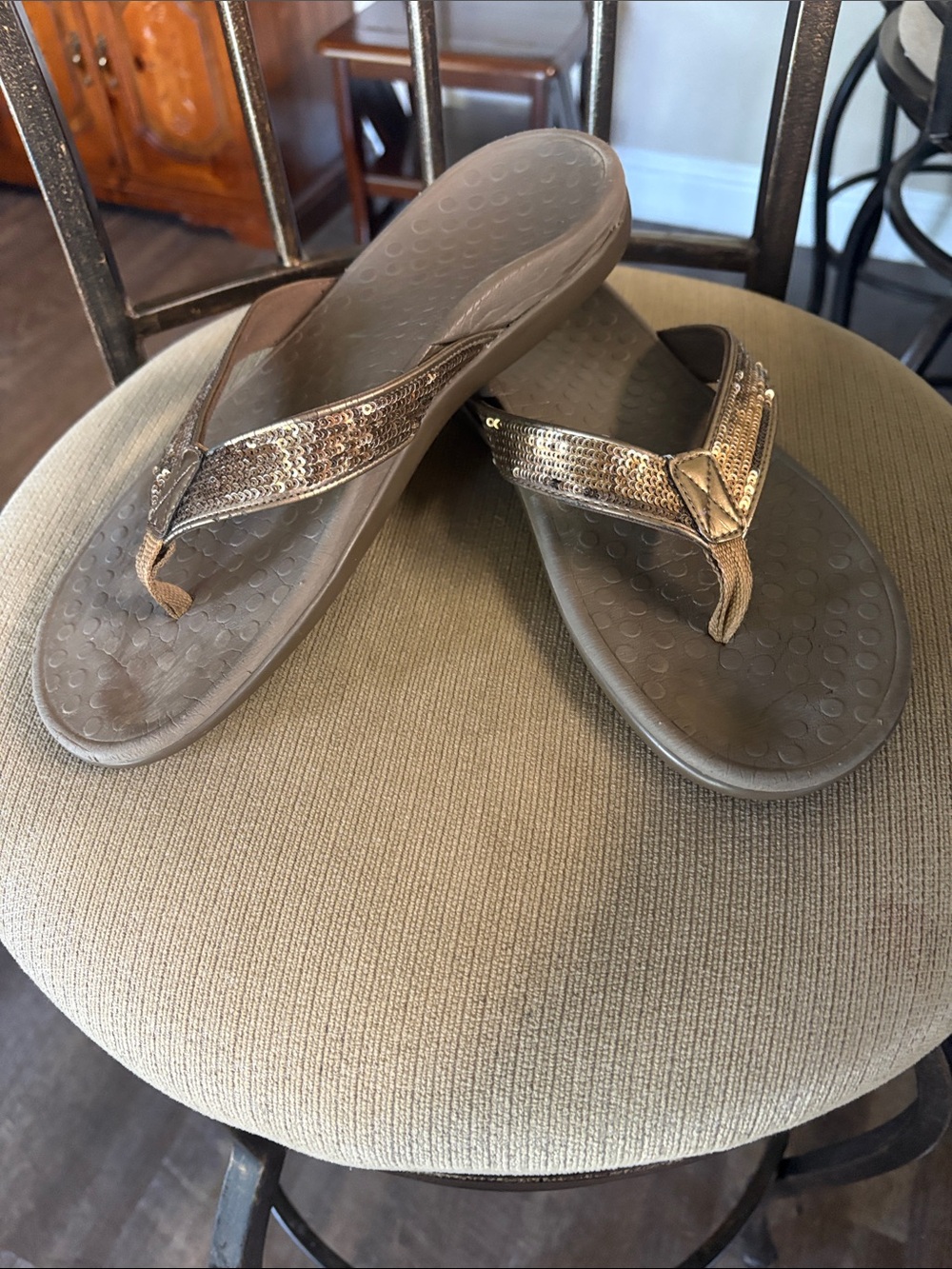 Vionic Tide Women’s Brown Sequin Flip Flop Sandals